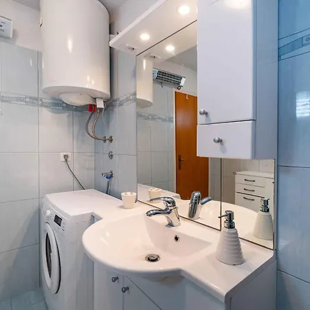In - Paklenica Riviera 50353 Rovanjska