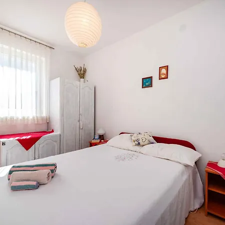 Ferienhaus In - Paklenica Riviera 50353 Rovanjska
